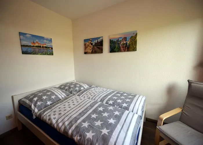 アパート Ferienwohnung Laubegast ドレスデン